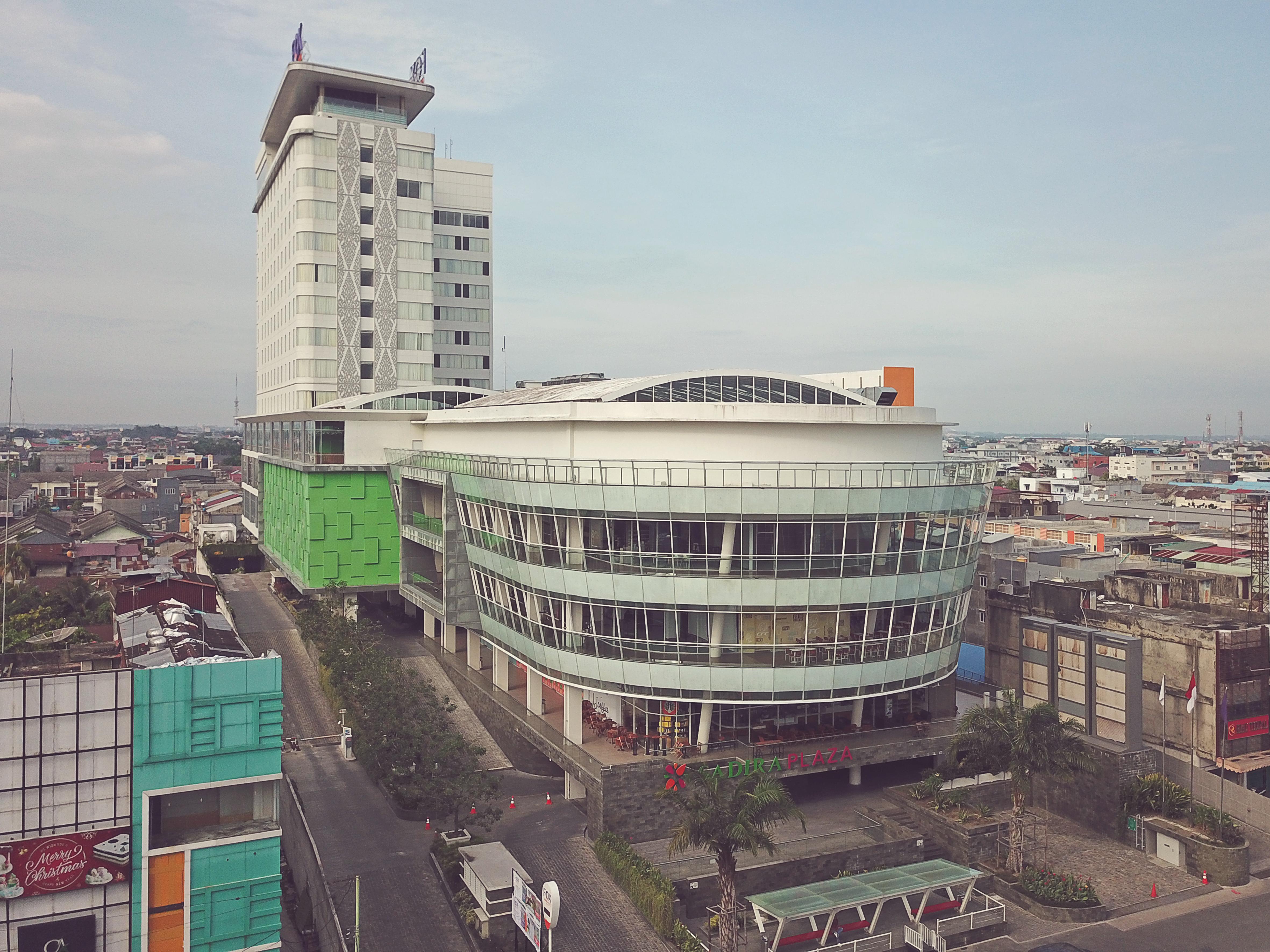 FOX Hotel Pekanbaru Exterior foto